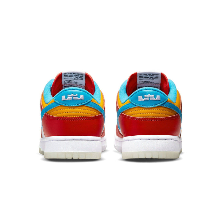 NIKE DUNK LOW QS &