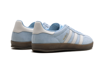 ADIDAS GAZELLE INDOOR CLEAR SKY OFF WHITE (WOMEN'S) — Stock
