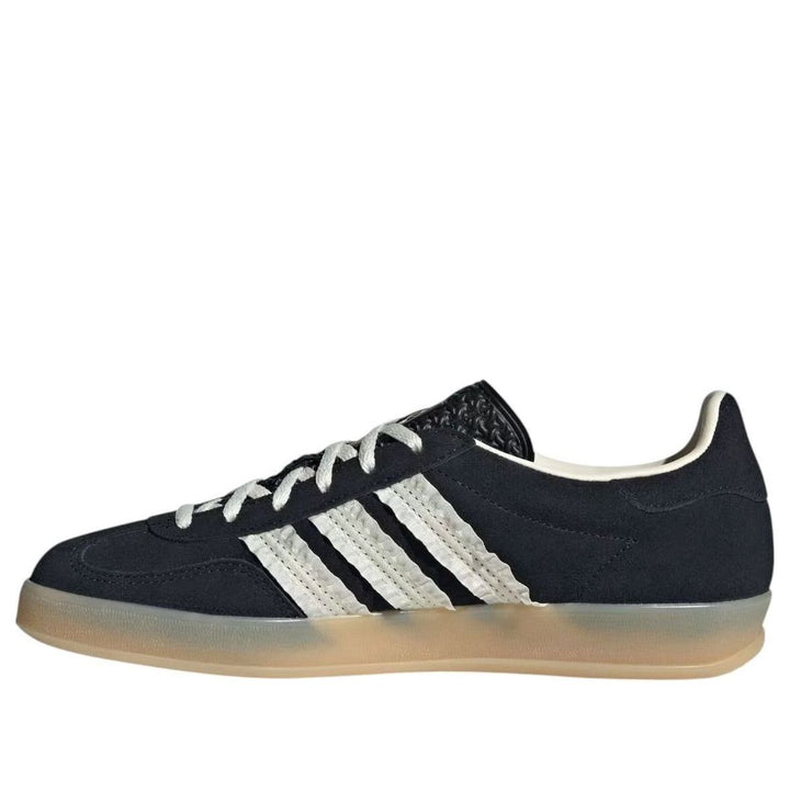 ADIDAS GAZELLE INDOOR CORE BLACK CREAM WHITE GUM (WOMEN&