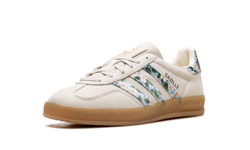 ADIDAS GAZELLE INDOOR LIBERTY LONDON MITSI DAY (WOMEN'S) — Stock