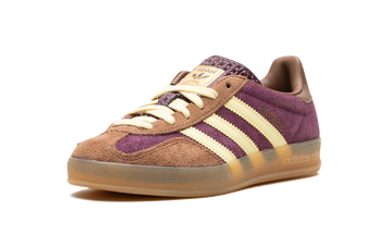 ADIDAS GAZELLE INDOOR MAROON ALMOST YELLOW — Stock