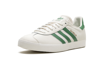 ADIDAS GAZELLE OFF WHITE — Stock