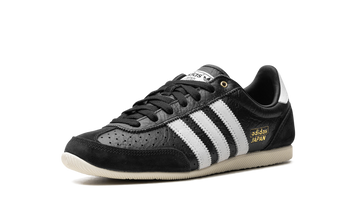 ADIDAS JAPAN CORE BLACK CLOUD WHITE WOMENS — Stock