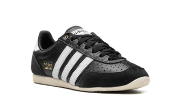 ADIDAS JAPAN CORE BLACK CLOUD WHITE WOMENS — Stock