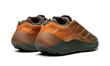 ADIDAS YEEZY 700 V3 COPPER FADE — Stock