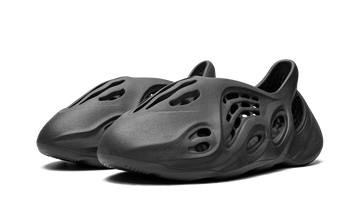 ADIDAS YEEZY FOAM RNR ONYX — Stock