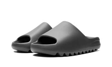 ADIDAS YEEZY SLIDE DARK ONYX — Stock