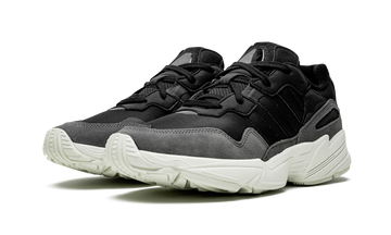 ADIDAS YUNG-96 CORE BLACK GREY — Stock