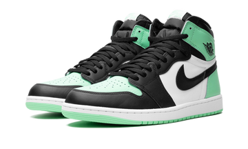 AIR JORDAN 1 HIGH RETRO OG GREEN GLOW — Stock