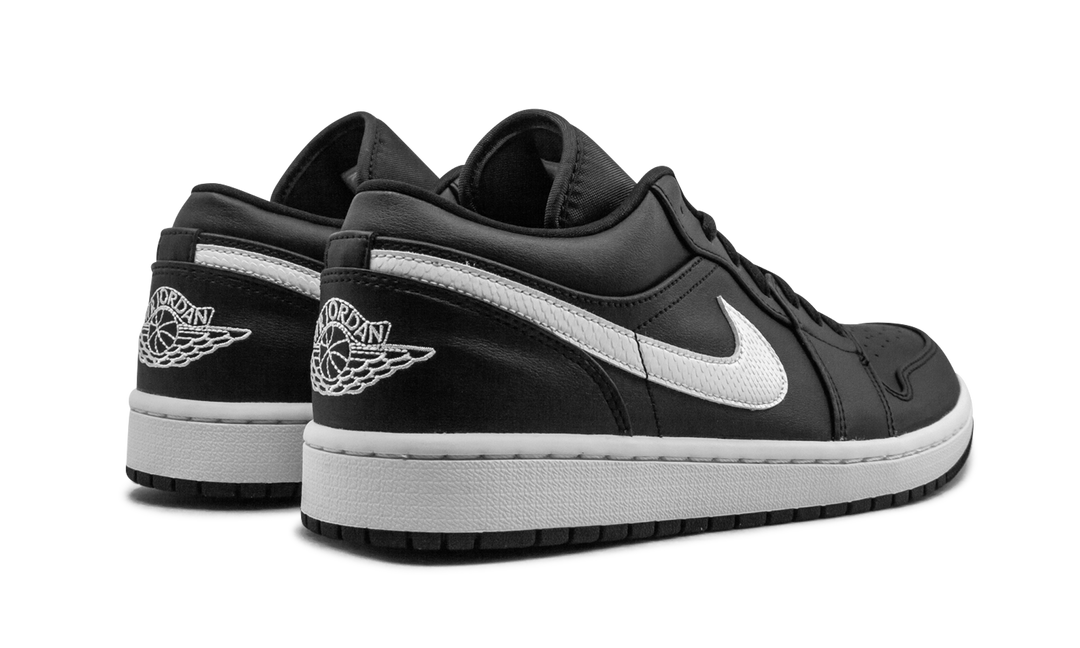 AIR JORDAN 1 LOW BLACK WOMENS