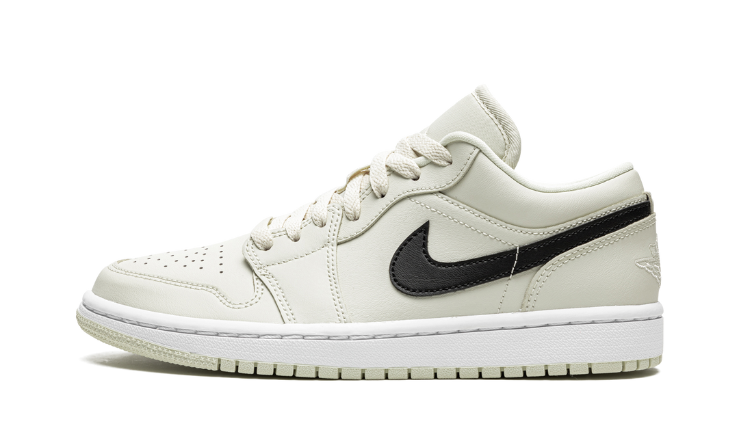 AIR JORDAN 1 LOW COCONUT MILK