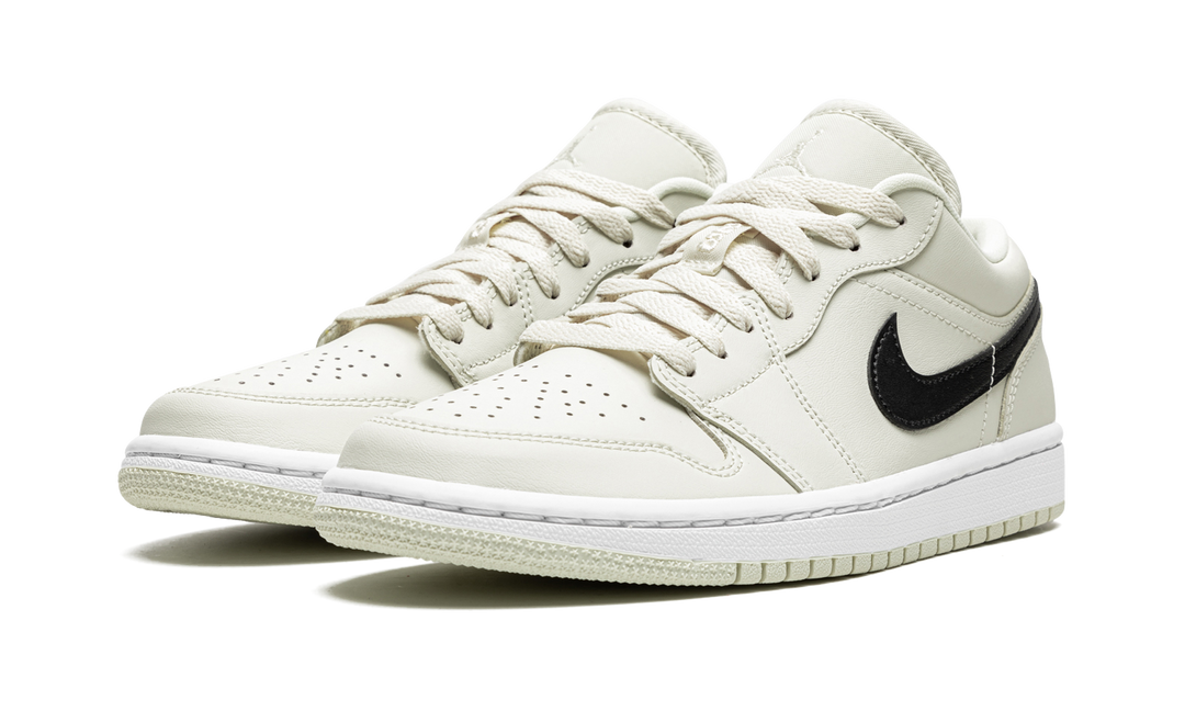AIR JORDAN 1 LOW COCONUT MILK