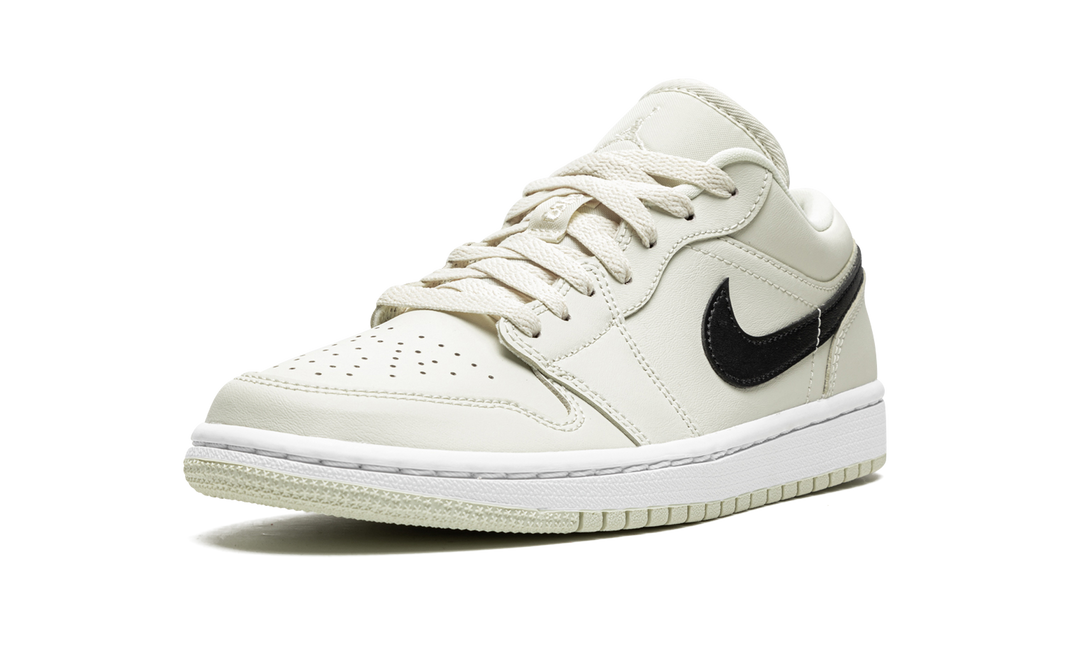 AIR JORDAN 1 LOW COCONUT MILK