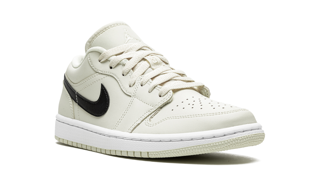AIR JORDAN 1 LOW COCONUT MILK