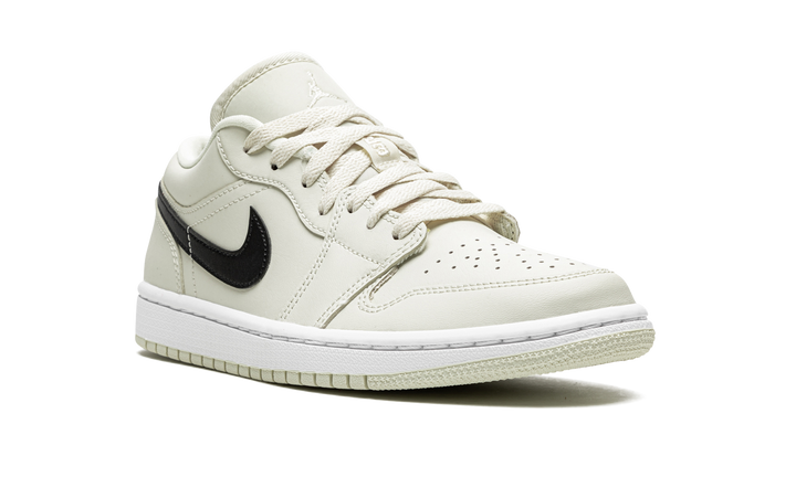 AIR JORDAN 1 LOW COCONUT MILK