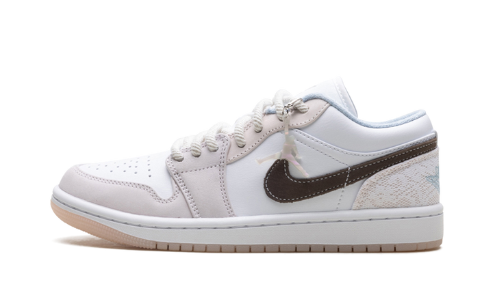 AIR JORDAN 1 LOW CORAL WOMENS