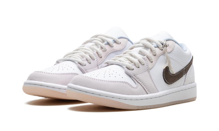 AIR JORDAN 1 LOW CORAL WOMENS
