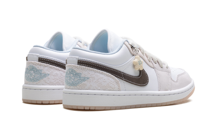 AIR JORDAN 1 LOW CORAL WOMENS