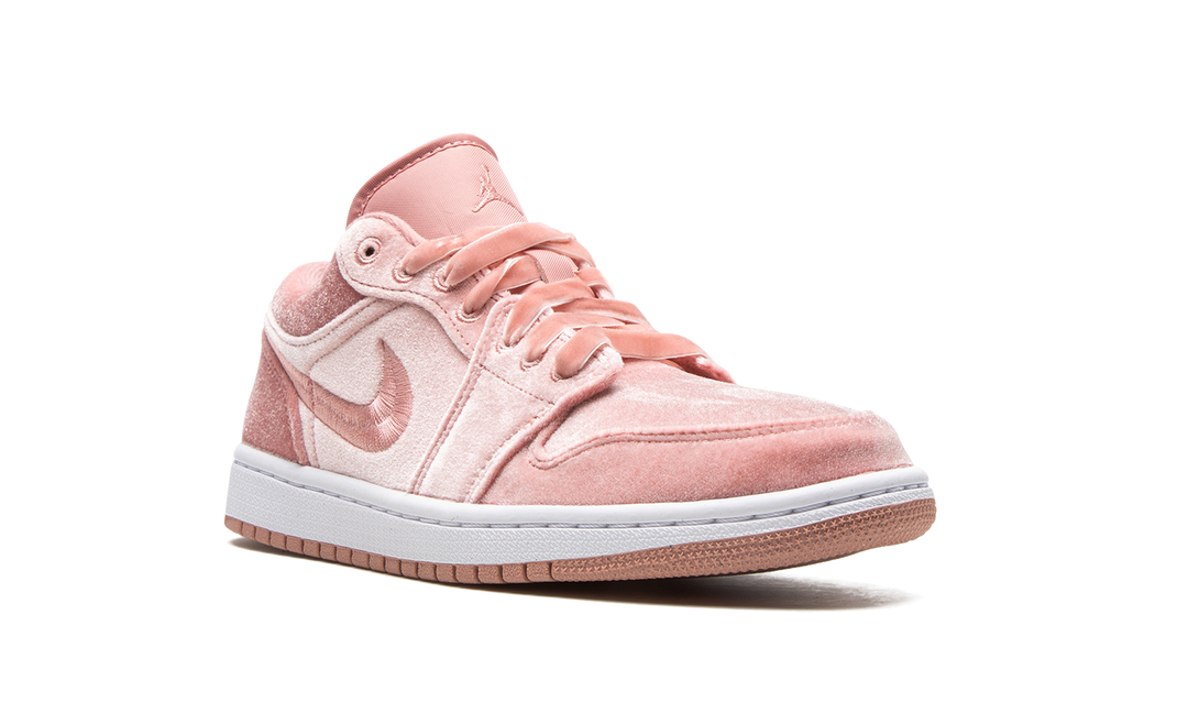 AIR JORDAN 1 LOW PINK VELVET