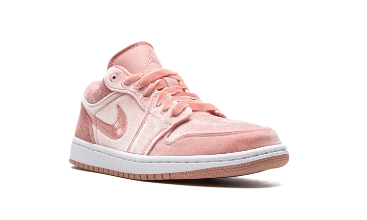 AIR JORDAN 1 LOW PINK VELVET