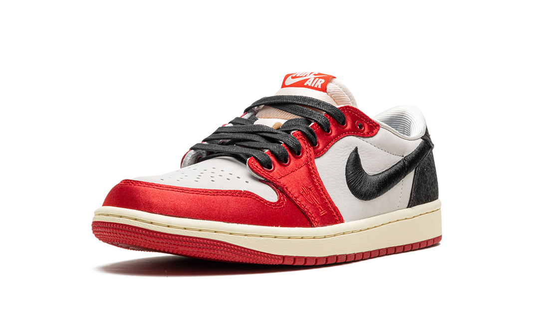 AIR JORDAN 1 LOW RETRO OG X TROPHY ROOM AWAY — Stock 