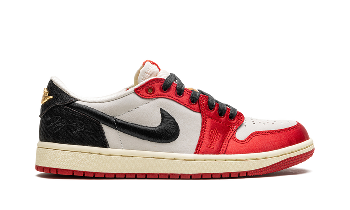 AIR JORDAN 1 LOW RETRO OG X TROPHY ROOM AWAY — Stock 