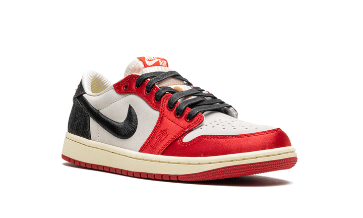 AIR JORDAN 1 LOW RETRO OG X TROPHY ROOM AWAY — Stock 