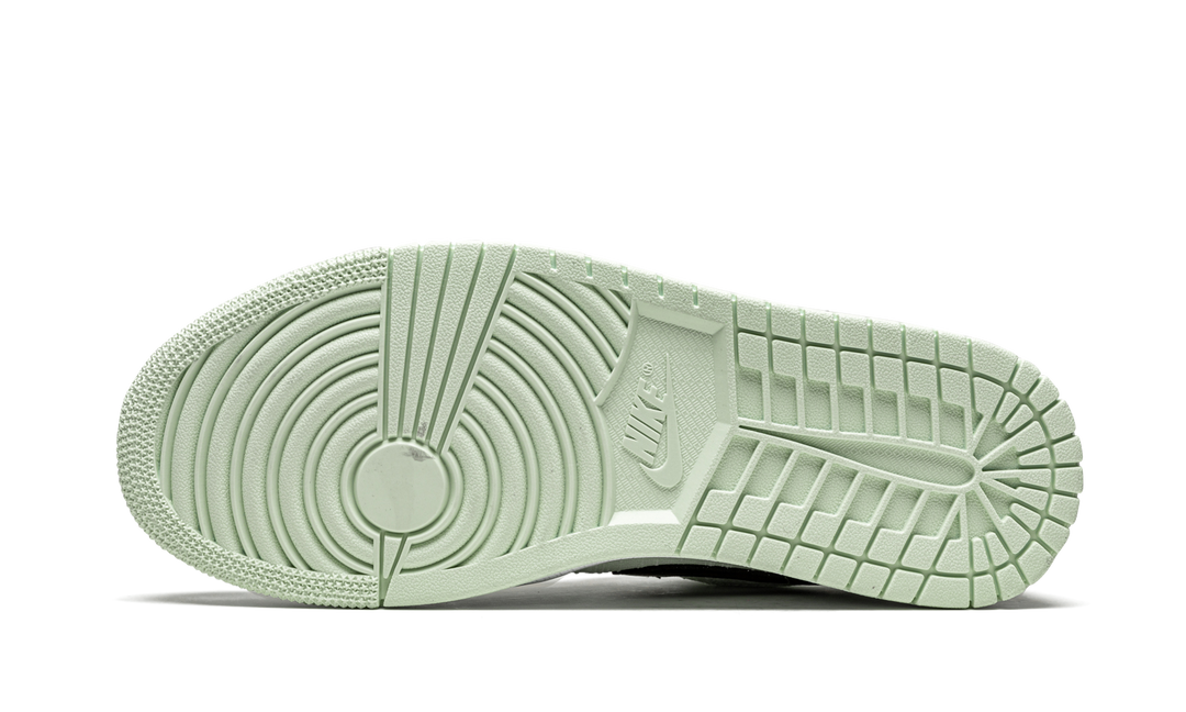 AIR JORDAN 1 LOW SE BARELY GREEN WOMENS