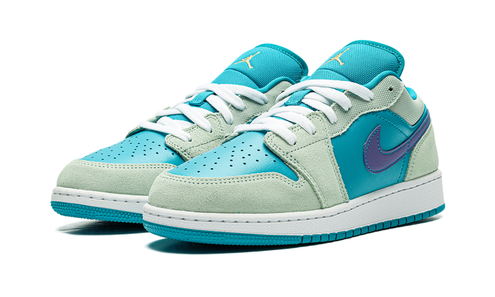 AIR JORDAN 1 LOW SE PSYCHIC PURPLE GS