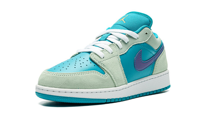 AIR JORDAN 1 LOW SE PSYCHIC PURPLE GS