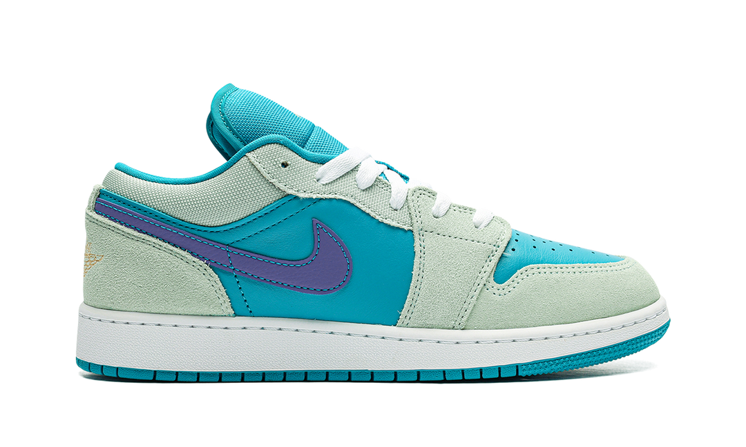 AIR JORDAN 1 LOW SE PSYCHIC PURPLE GS