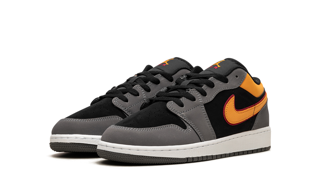 AIR JORDAN 1 LOW SE VIVID ORANGE GS