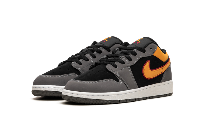 AIR JORDAN 1 LOW SE VIVID ORANGE GS