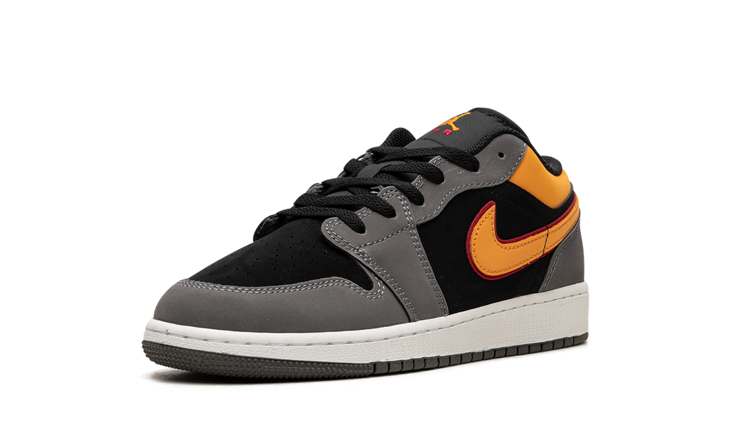 AIR JORDAN 1 LOW SE VIVID ORANGE GS