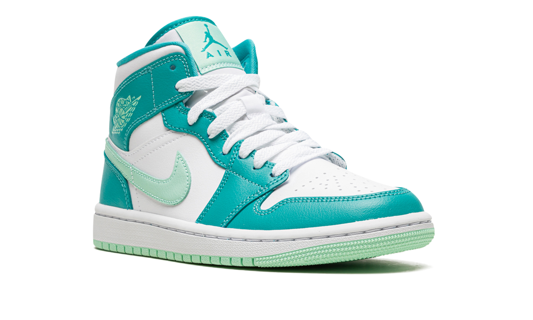 AIR JORDAN 1 MID ISLAND GREEN WOMENS