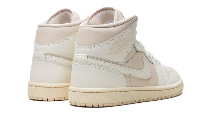 AIR JORDAN 1 MID LEGEND LIGHT BROWN WOMENS