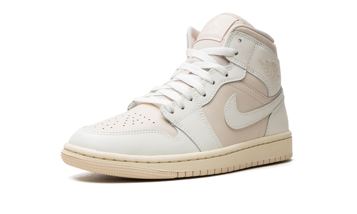 AIR JORDAN 1 MID LEGEND LIGHT BROWN WOMENS
