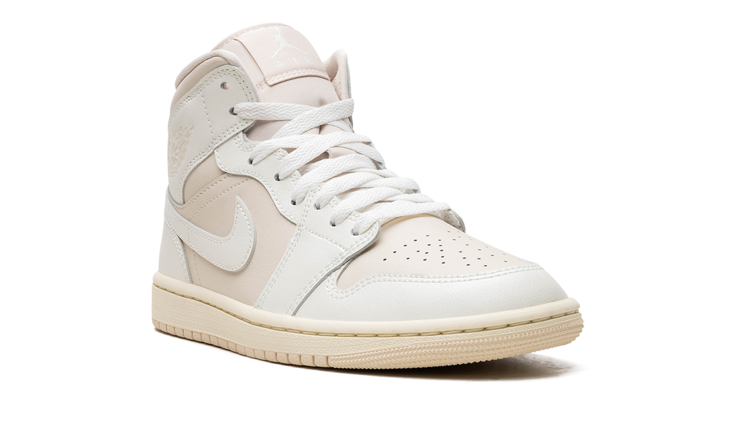 AIR JORDAN 1 MID LEGEND LIGHT BROWN WOMENS