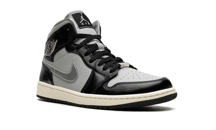 AIR JORDAN 1 MID SE BLACK CHROME WOMENS — Stock 