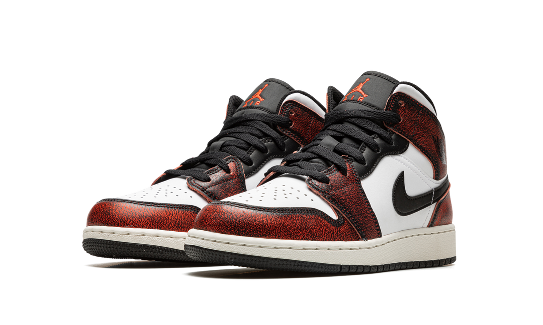 AIR JORDAN 1 MID SE BLACK INFRARED 23 GS