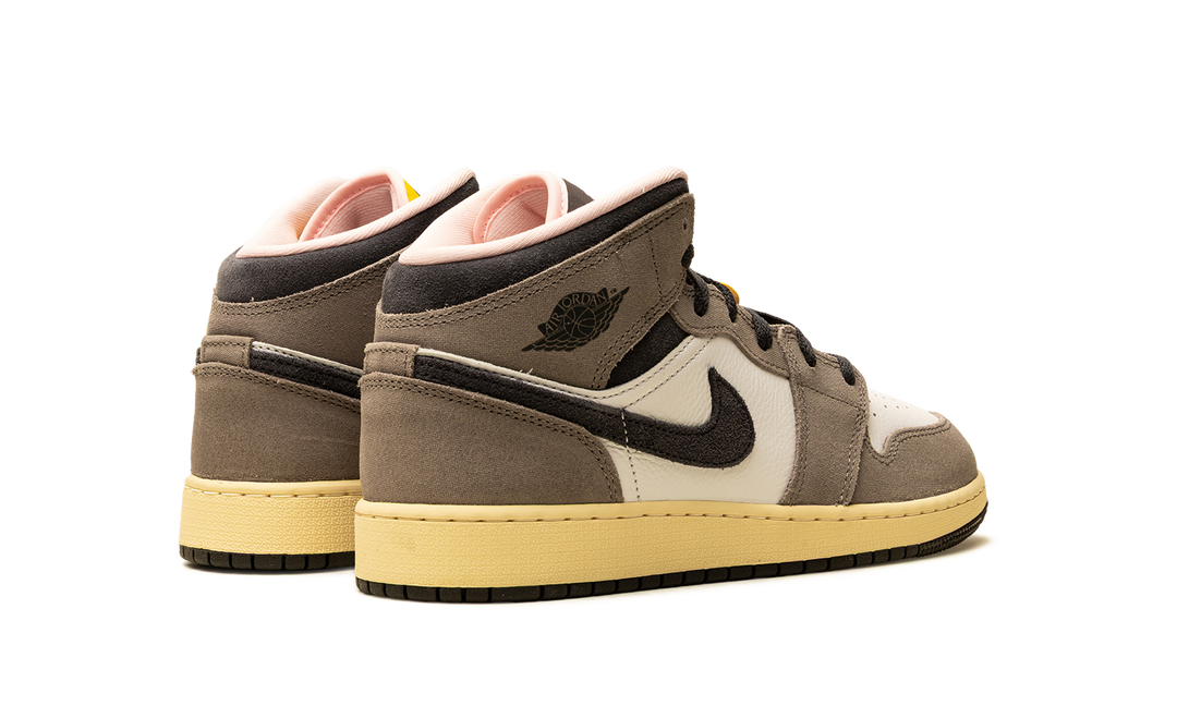AIR JORDAN 1 MID SE GS &