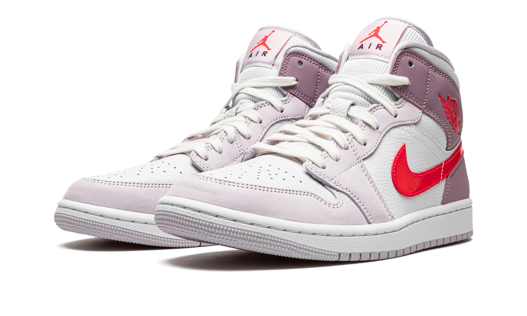 AIR JORDAN 1 MID VALENTINE&