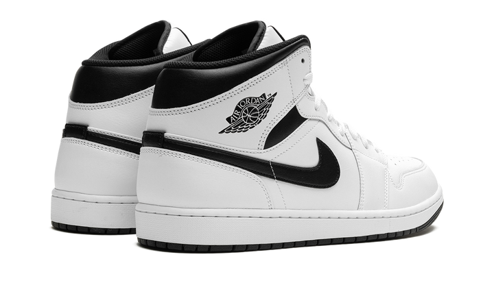 AIR JORDAN 1 MID WHITE BLACK