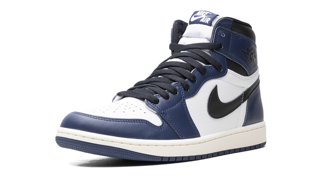 AIR JORDAN 1 RETRO HIGH OG MIDNIGHT NAVY — Stock 