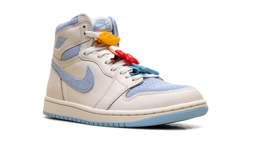 AIR JORDAN 1 RETRO HIGH OG PALE IVORY PSYCHIC BLUE WOMENS — Stock