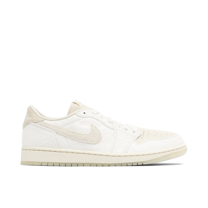 AIR JORDAN 1 RETRO LOW OG X CHRIS PAUL GIVE THEM FLOWERS — Stock 