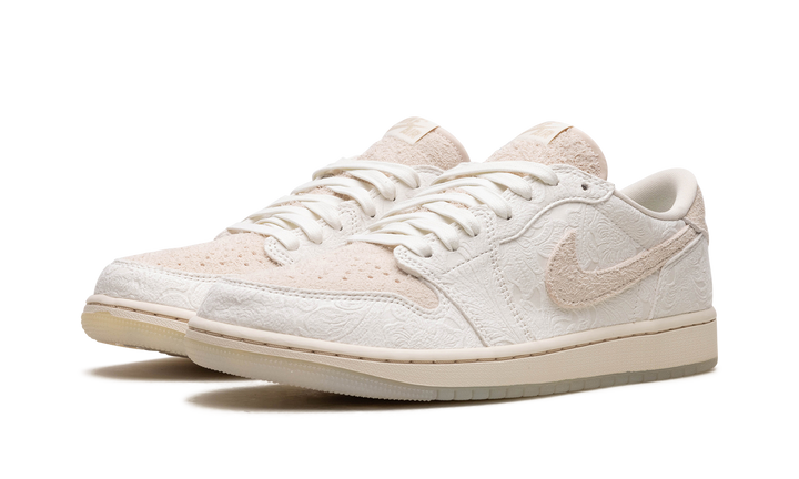 AIR JORDAN 1 RETRO LOW OG X CHRIS PAUL GIVE THEM FLOWERS — Stock 