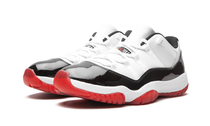 AIR JORDAN 11 LOW BULLS
