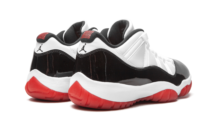 AIR JORDAN 11 LOW BULLS