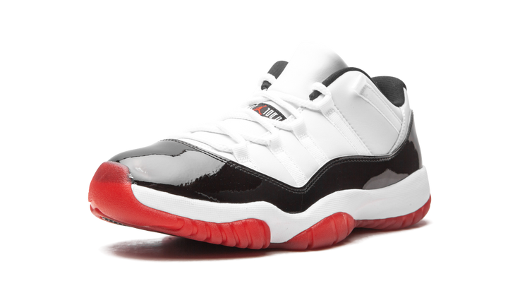 AIR JORDAN 11 LOW BULLS